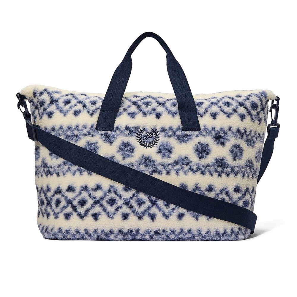 NWT VICTORIA’S SECRET Cozy Plush Weekender Bag NEW